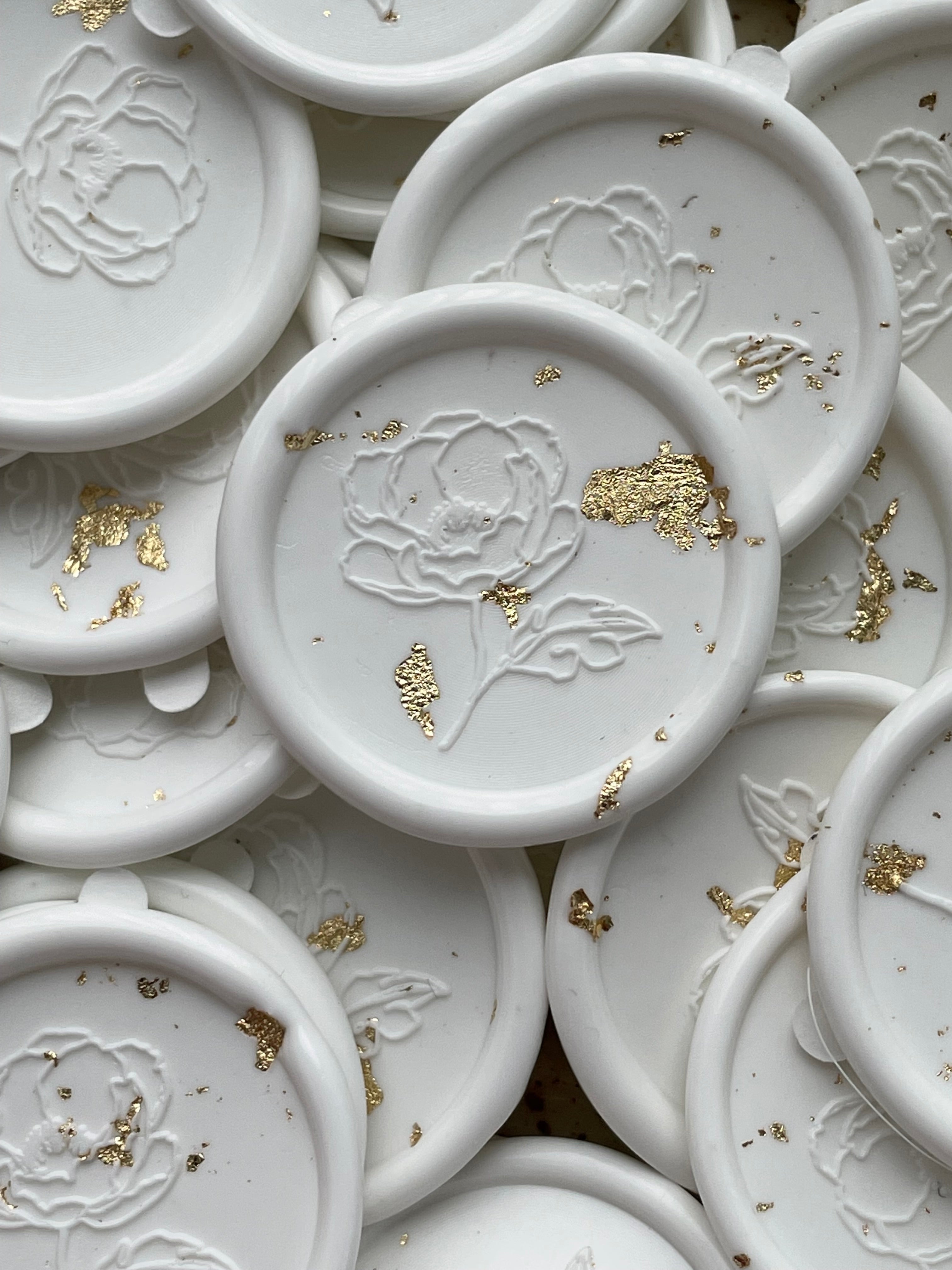 Blooming poppy - Self adhesive wax seals with gold/ silver or copper flakes - 35 pcs