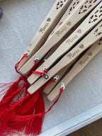 Éventail en bois gravé au laser personnalisé