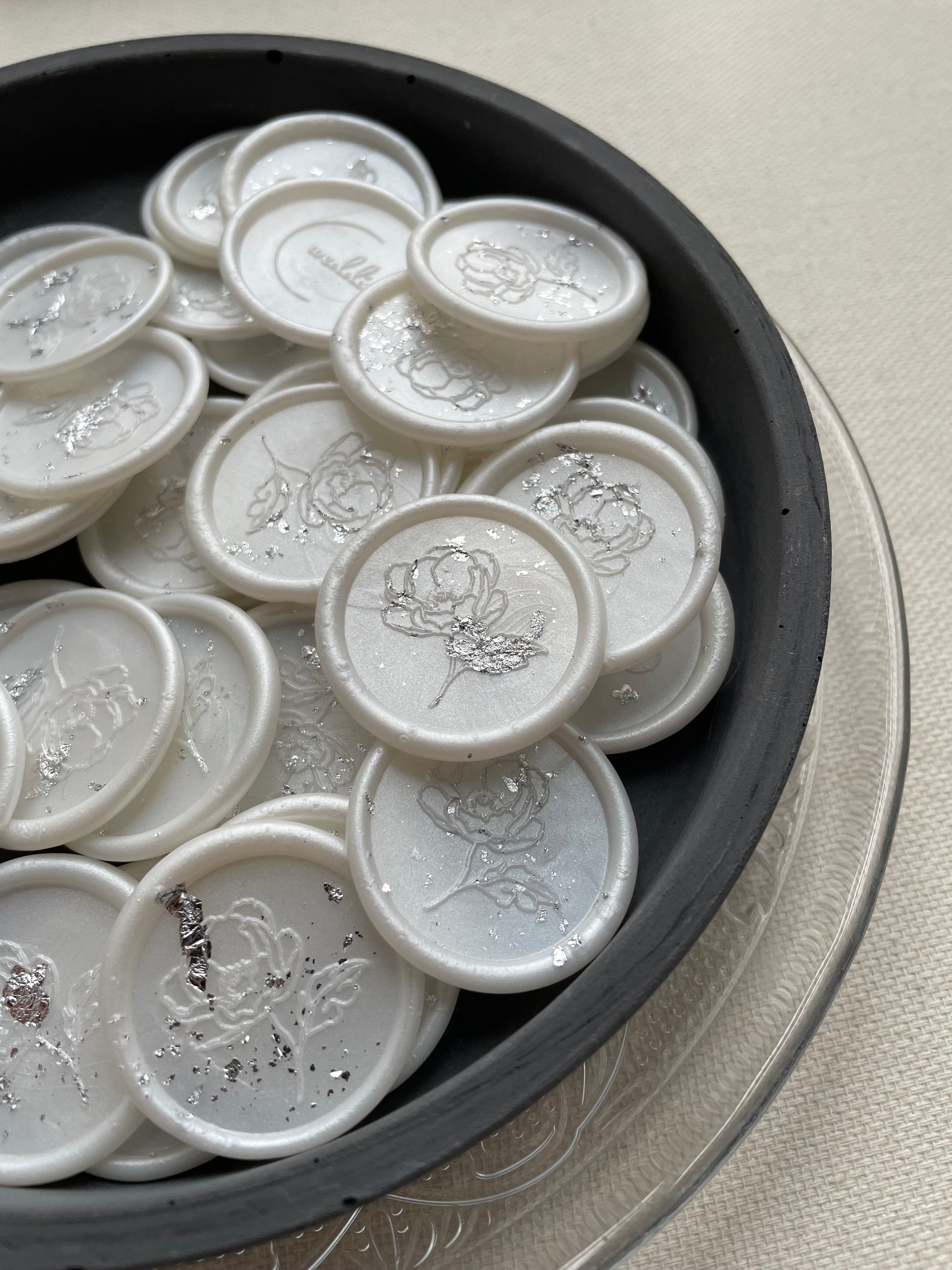 Blooming poppy - Self adhesive wax seals with gold/ silver or copper flakes - 35 pcs