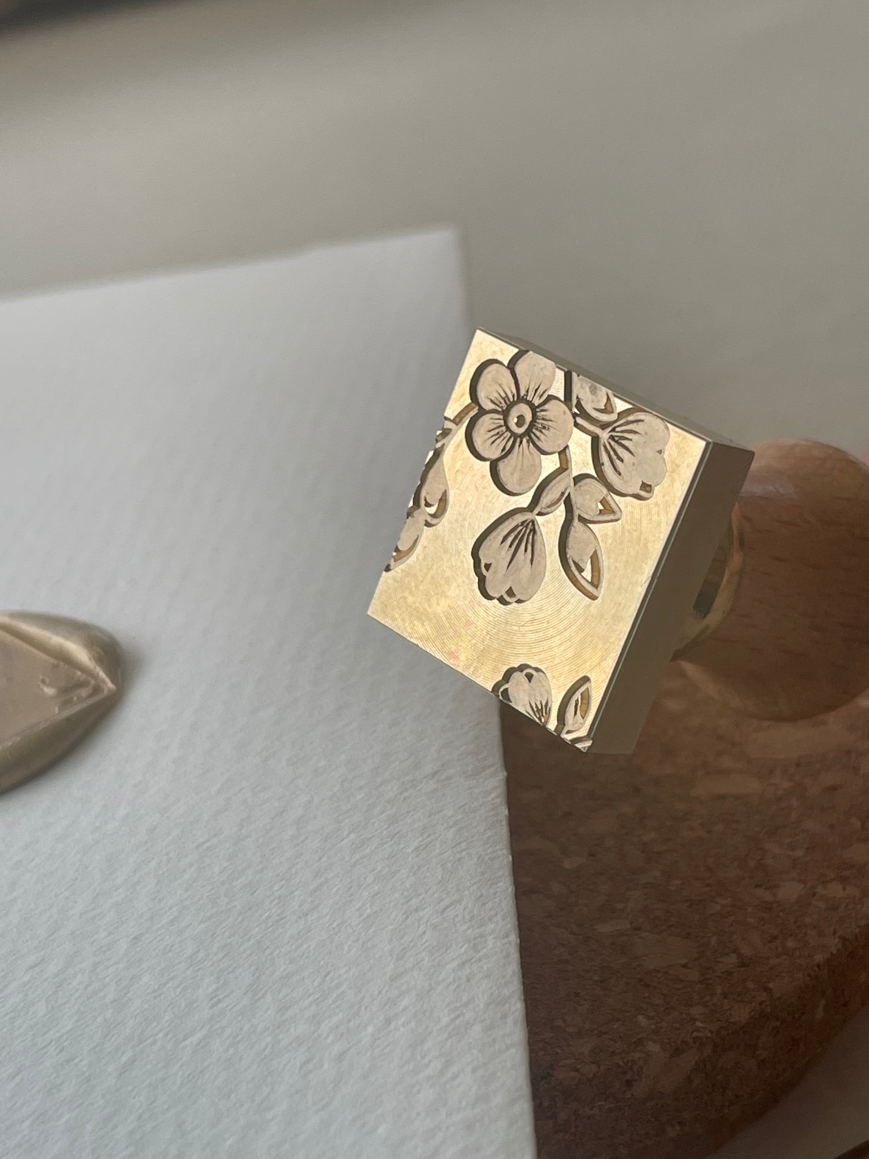 Mini carré - tampon à cire floral