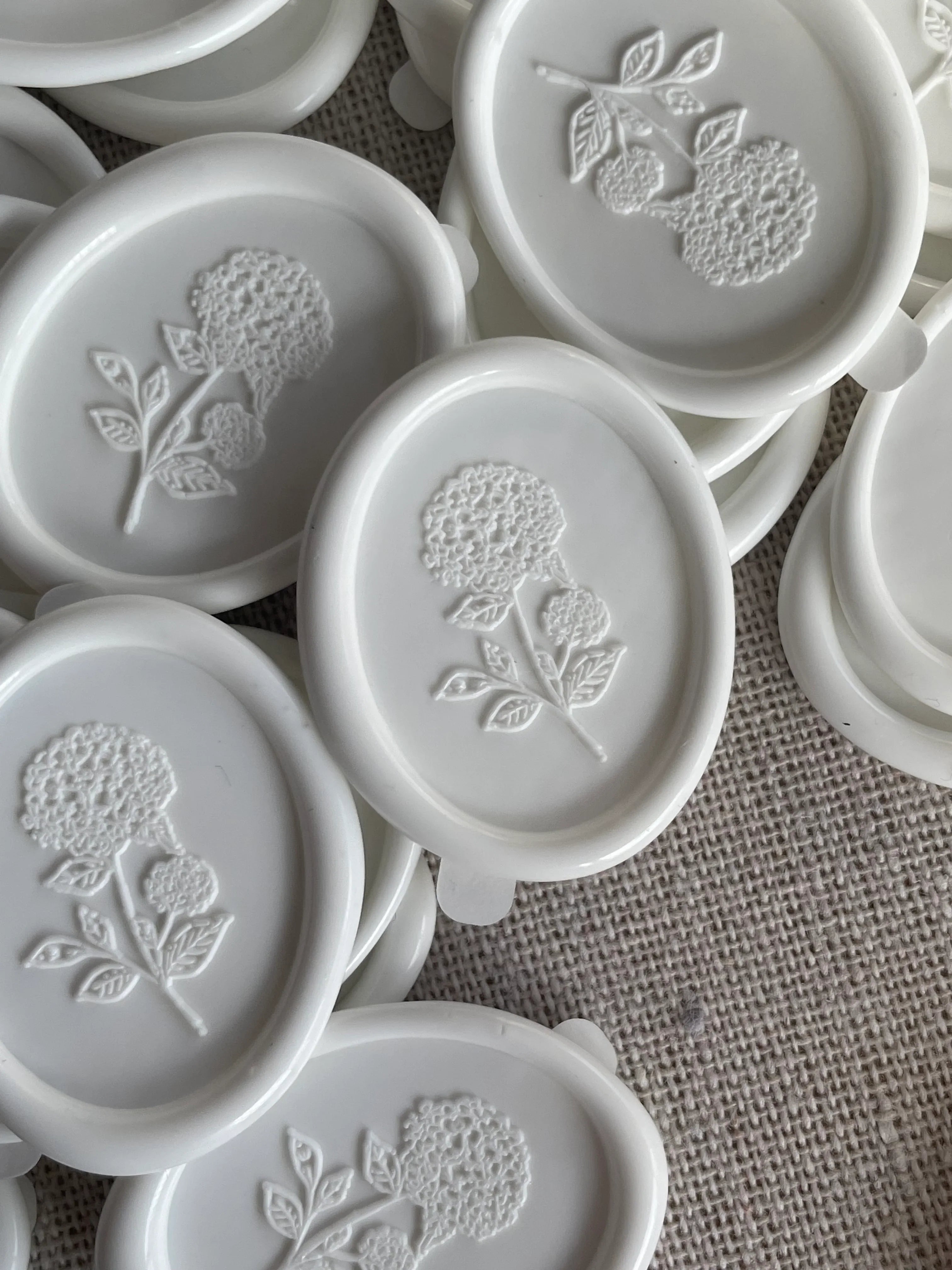 Hydrangea - Self adhesive wax seals - 35 pcs