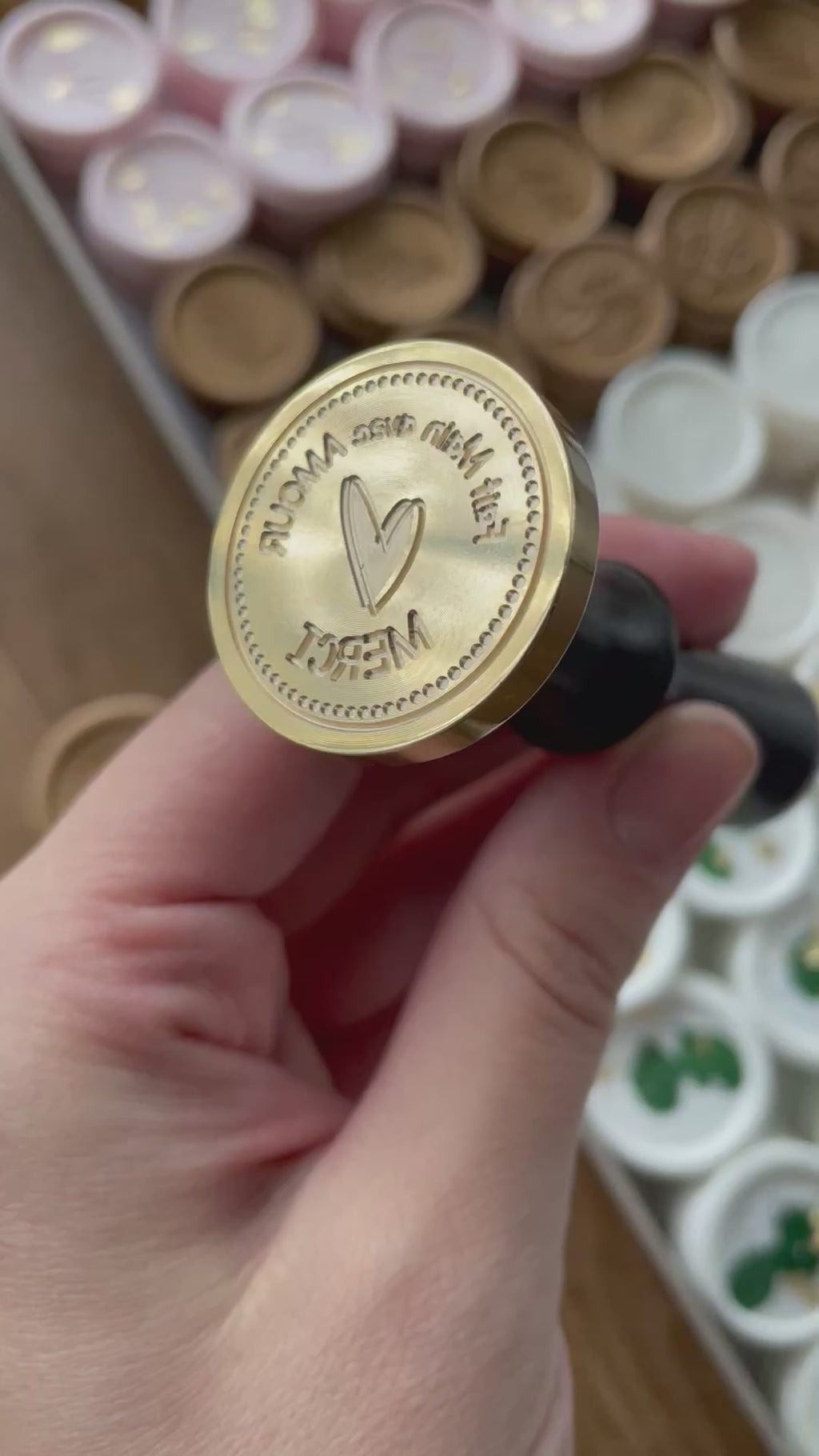 Fait main avec AMOUR - cachet de cire, 3 cm