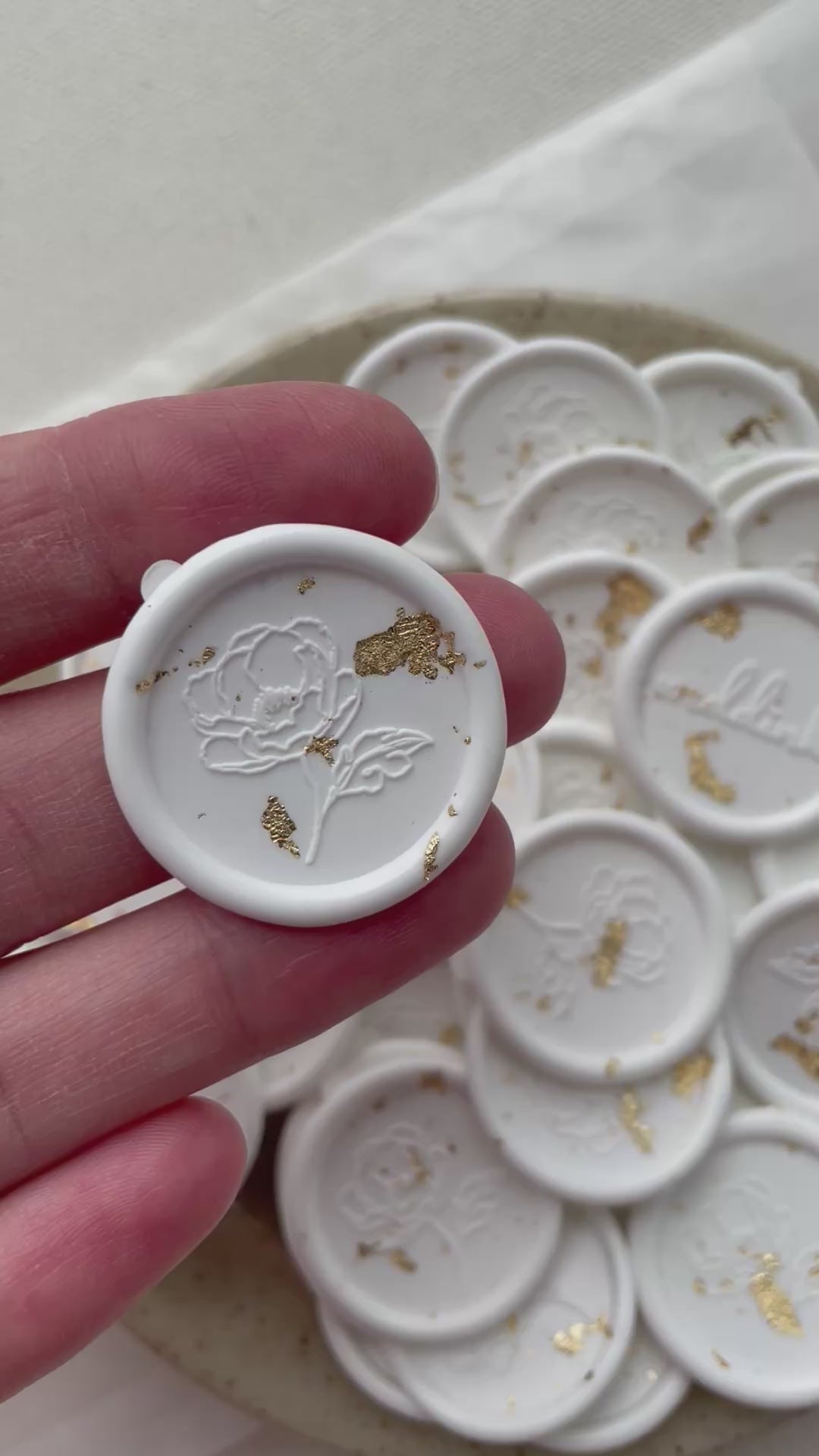 Blooming poppy - Self adhesive wax seals with gold/ silver or copper flakes - 35 pcs